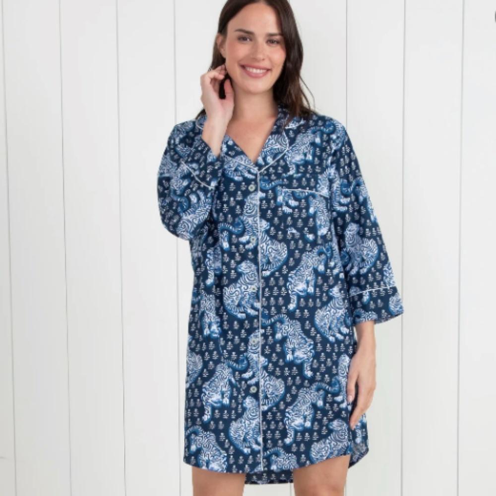 Printfresh Queen Sleep Shirt in Tiger Queen New with tags (Medium)
